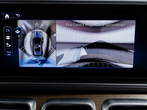 Used 2025 Mercedes-Benz GLE 450 4MATIC w/ AMG Line Exterior image 18