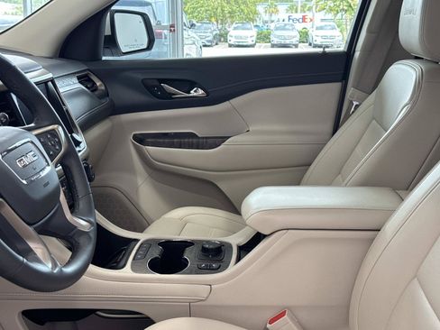 Used 2023 GMC Acadia Denali w/ Denali Technology Package FWD image 14