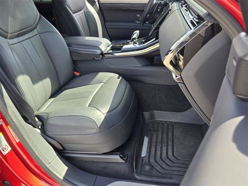 Used 2024 Land Rover Range Rover Sport SE image 16