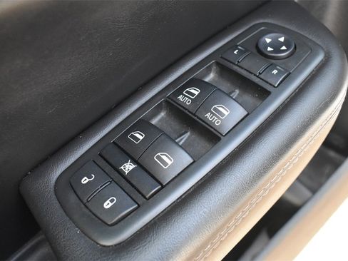 Used 2015 Chrysler 200 C w/ Navigation & Sound Group I image 22