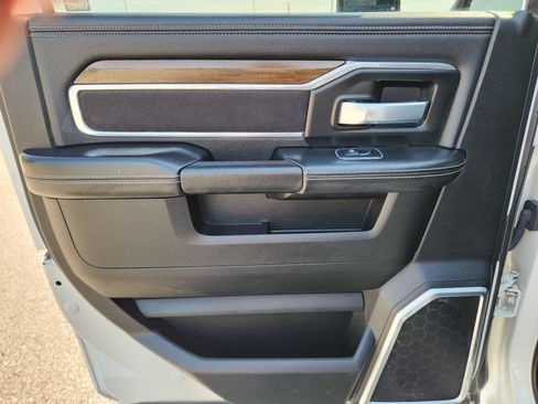 Used 2023 RAM 2500 Laramie AWD/4WD image 32