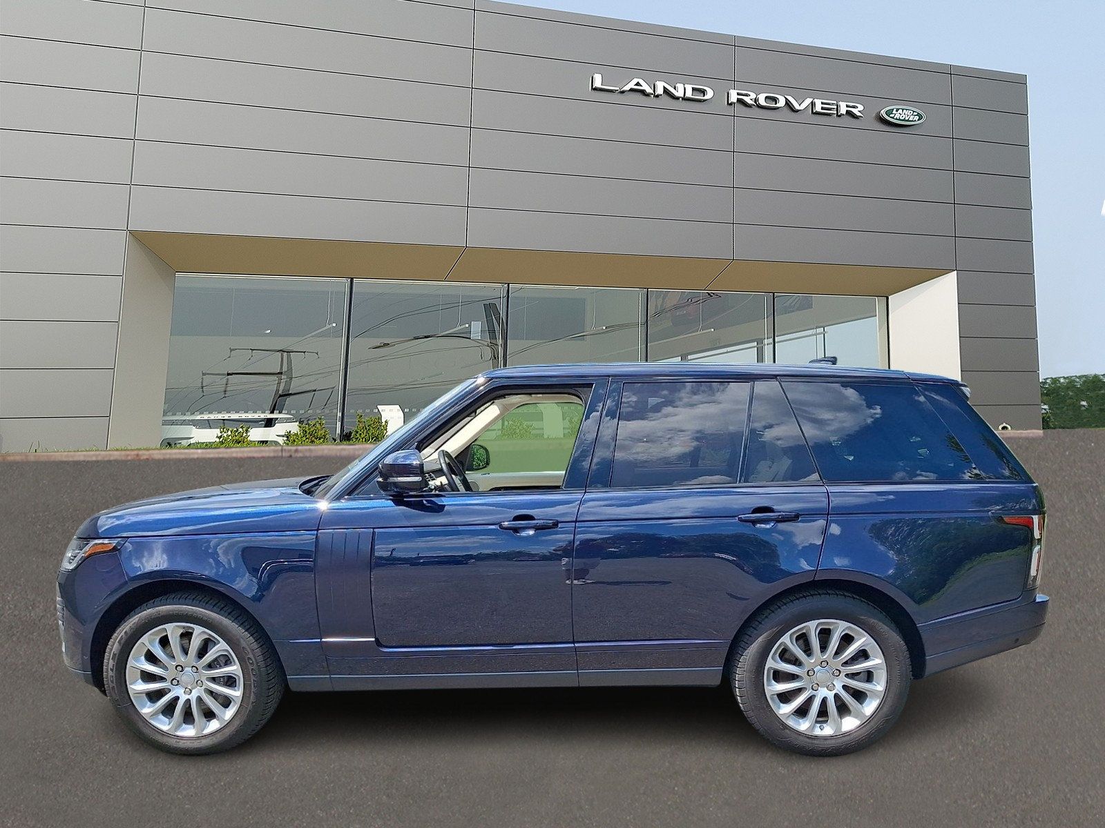 Used 2018 Land Rover Range Rover HSE AWD/4WD image 6