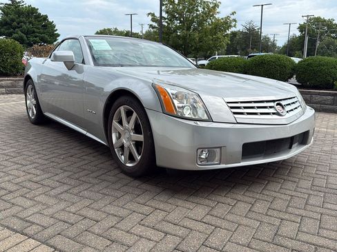 Used 2007 Cadillac XLR RWD image 7