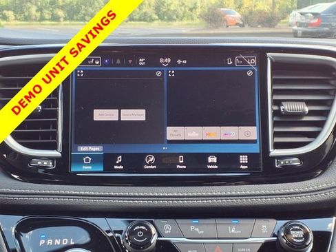 New 2026 Chrysler Pacifica Select image 8