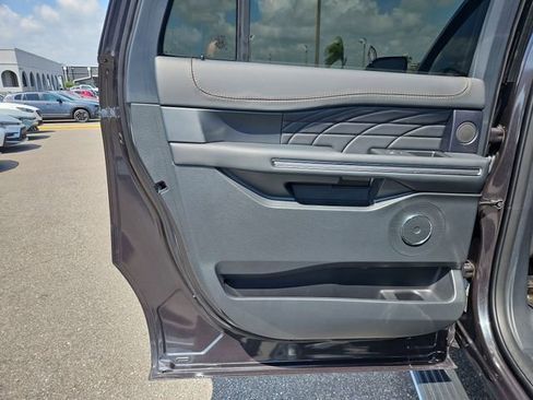 Used 2024 Ford Expedition Max Platinum AWD/4WD image 15