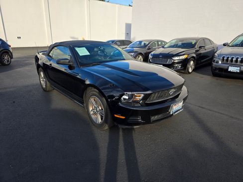 Used 2011 Ford Mustang Premium w/ Comfort Pkg image 3