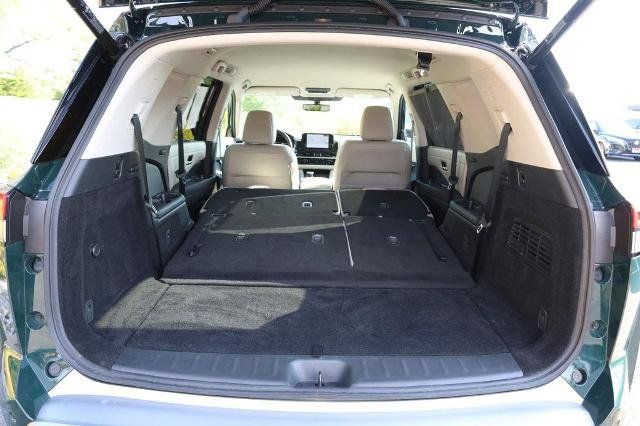 Certified 2025 Nissan Pathfinder SL AWD/4WD image 9