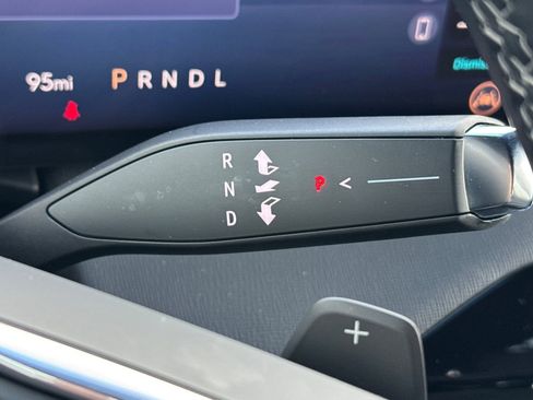 Used 2025 Buick Enclave Preferred image 30