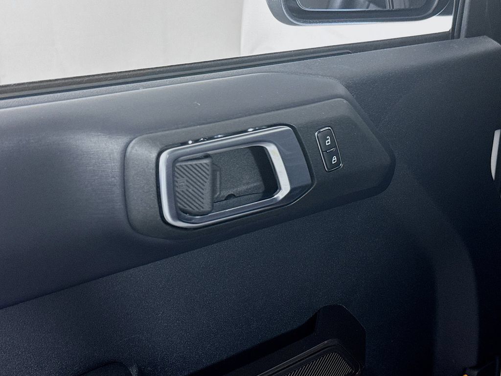 Used 2024 Ford Bronco Badlands AWD/4WD image 18