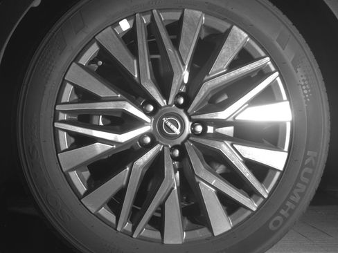 Used 2025 Nissan Altima 2.5 SV image 12