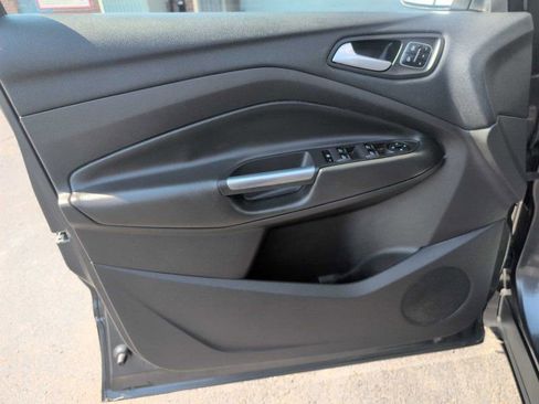 Used 2018 Ford Escape Titanium w/ Ford Safe & Smart Package image 17