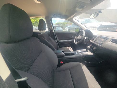 Used 2020 Honda HR-V LX image 6