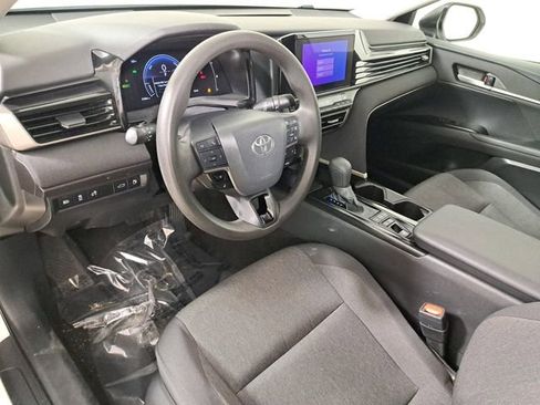 Used 2025 Toyota Camry LE FWD image 18