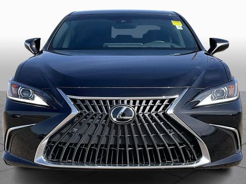 Used 2025 Lexus ES 300h w/ Premium Package image 4