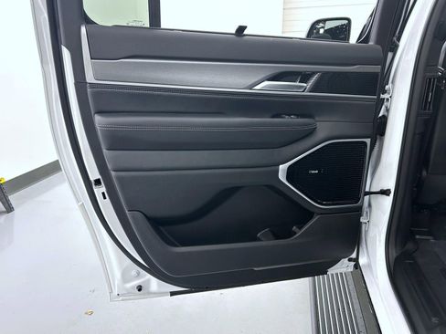 New 2026 Jeep Grand Wagoneer L Limited AWD/4WD image 22