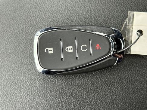 Certified 2024 Chevrolet Trax RS w/ Sunroof Package image 35