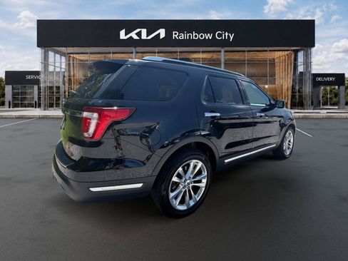 Used 2019 Ford Explorer Limited w/ Ford Safe & Smart Package FWD image 3