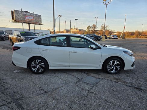 Used 2023 Subaru Legacy Premium image 4