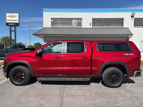 Used 2021 Chevrolet Silverado 1500 LT w/ LPO, Dark Essentials Package AWD/4WD image 7