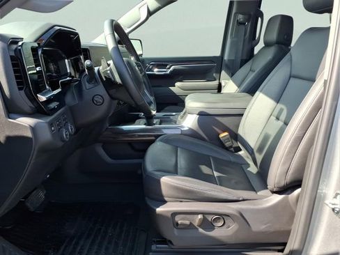 Used 2025 Chevrolet Silverado 1500 LTZ w/ LTZ Premium Package image 18