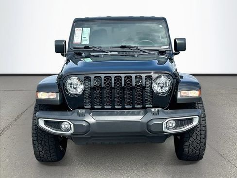 Used 2023 Jeep Gladiator Sport AWD/4WD image 2