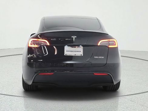 Used 2023 Tesla Model Y Performance AWD/4WD image 6