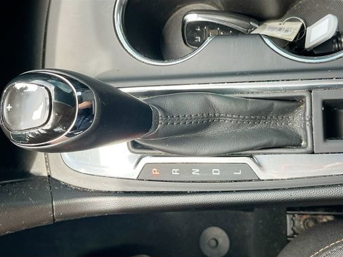 Used 2019 Chevrolet Equinox LT FWD image 16