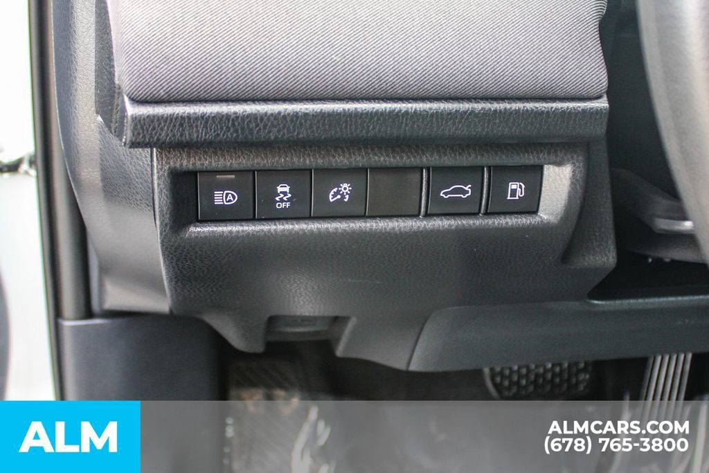 Used 2025 Toyota Camry LE FWD image 29