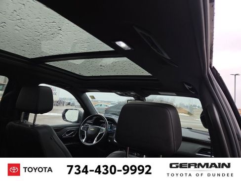 Used 2022 Chevrolet Suburban LT w/ LT Signature Package image 21