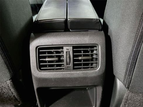 Used 2024 Nissan Rogue S AWD/4WD image 23