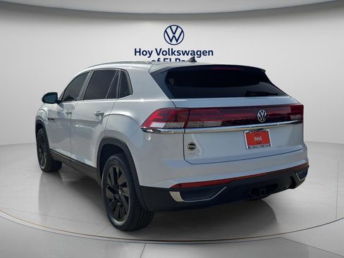 New 2026 Volkswagen Atlas Cross Sport SE FWD image 4