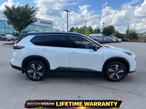 Used 2024 Nissan Rogue SL w/ SL Premium Package FWD image 8
