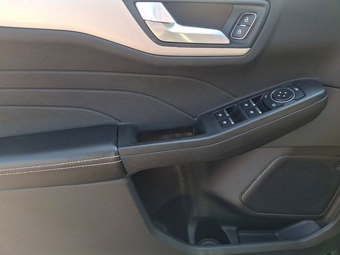 Used 2022 Ford Escape SEL AWD/4WD image 12
