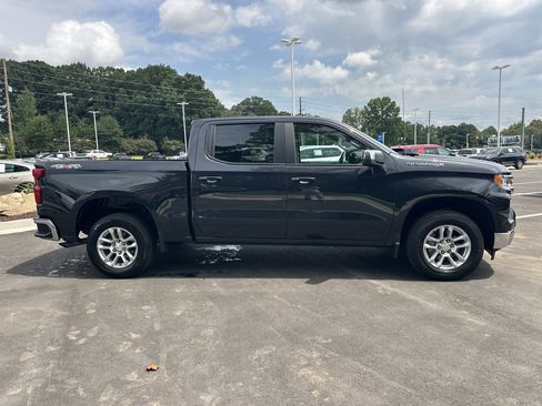 Used 2023 Chevrolet Silverado 1500 LT AWD/4WD image 9