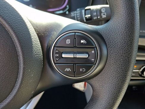 Certified 2025 Kia Soul LX w/ LX Technology Package FWD image 22
