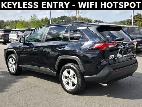 Used 2021 Toyota RAV4 LE image 5