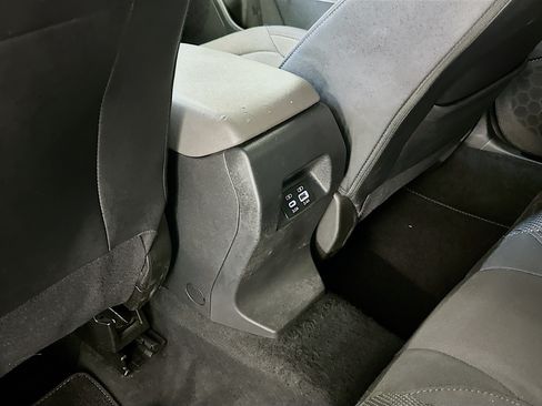 Used 2024 Subaru Crosstrek 2.0i Premium AWD/4WD image 28