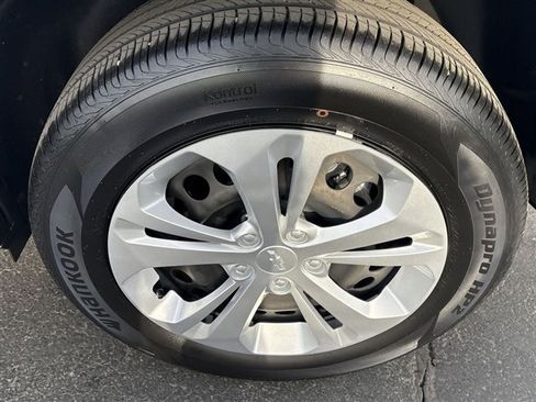 Used 2024 Chevrolet Trax LS image 30