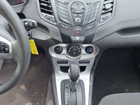 Used 2019 Ford Fiesta SE image 19