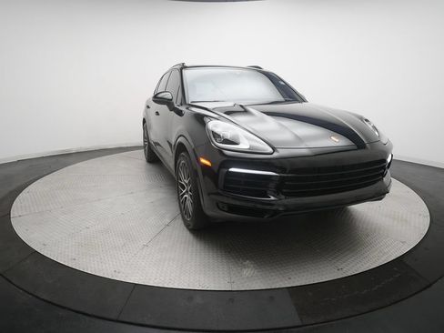 Certified 2022 Porsche Cayenne AWD/4WD image 3