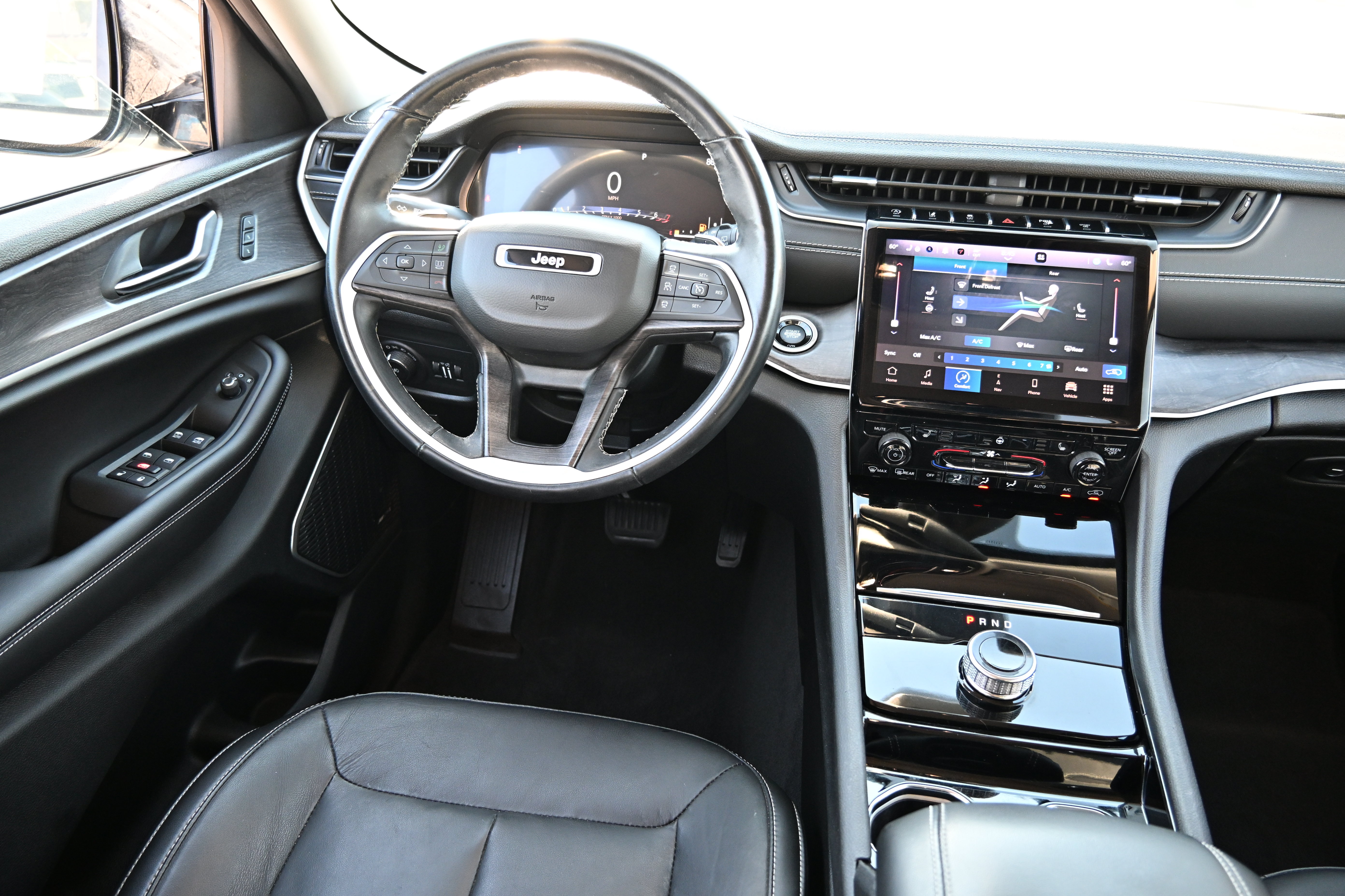 Used 2021 Jeep Grand Cherokee L Limited RWD image 10