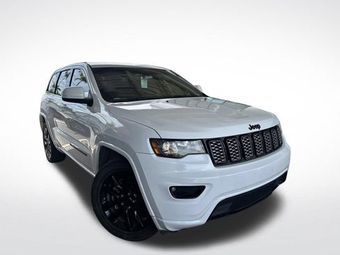 Used 2021 Jeep Grand Cherokee Laredo X RWD image 2