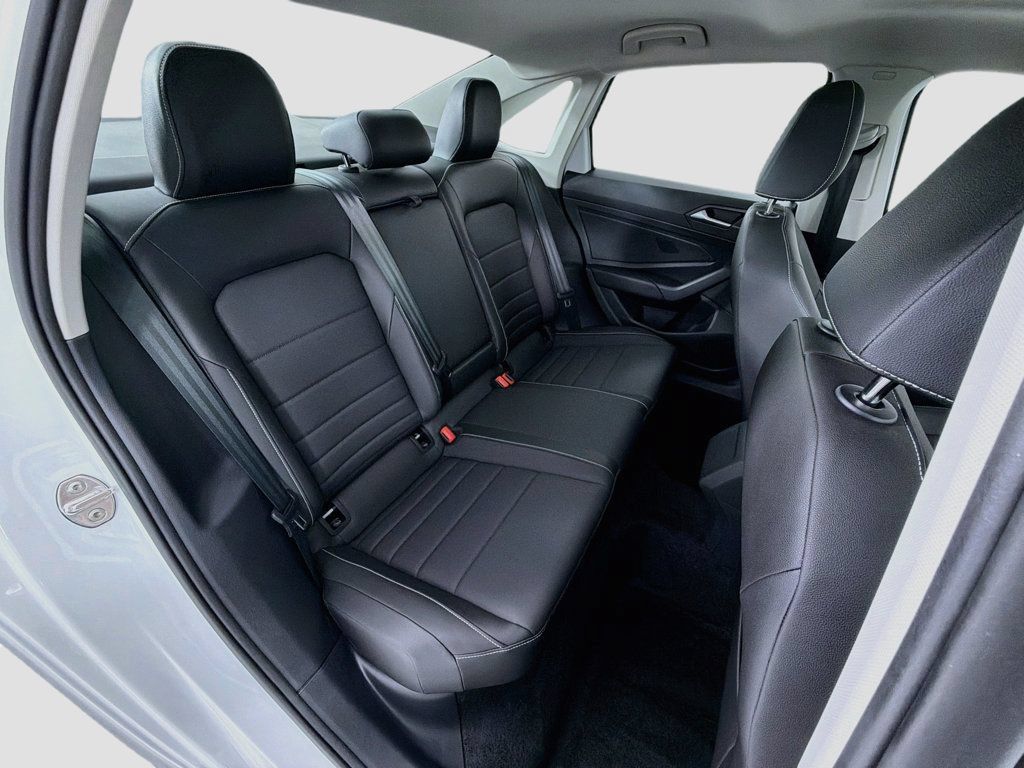 Used 2024 Volkswagen Jetta SE FWD image 24