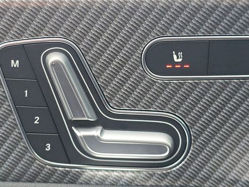 Certified 2025 Mercedes-Benz CLA 250 4MATIC image 6