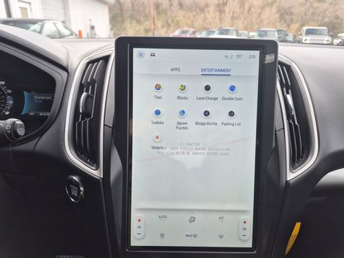 Used 2024 Ford Edge SE w/ Black Appearance Package image 30