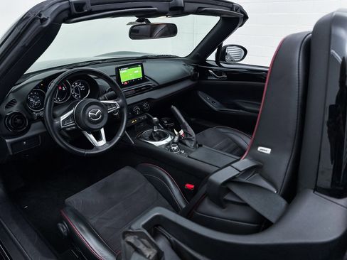 Used 2019 MAZDA MX-5 Miata Club w/ Brembo/BBS Recaro Package image 4