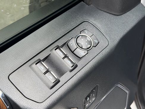 Used 2019 Ford F150 Lariat image 13