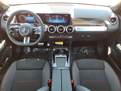 New 2026 Mercedes-Benz GLB 250 image 4