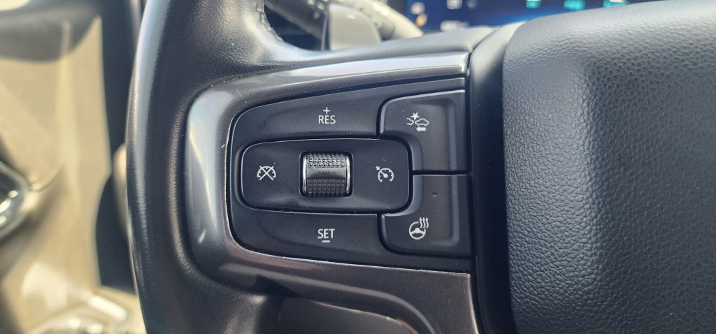 Used 2023 Chevrolet Silverado 1500 High Country w/ Technology Package AWD/4WD image 26