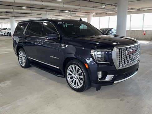 Used 2024 GMC Yukon Denali w/ Advanced Technology Package image 2